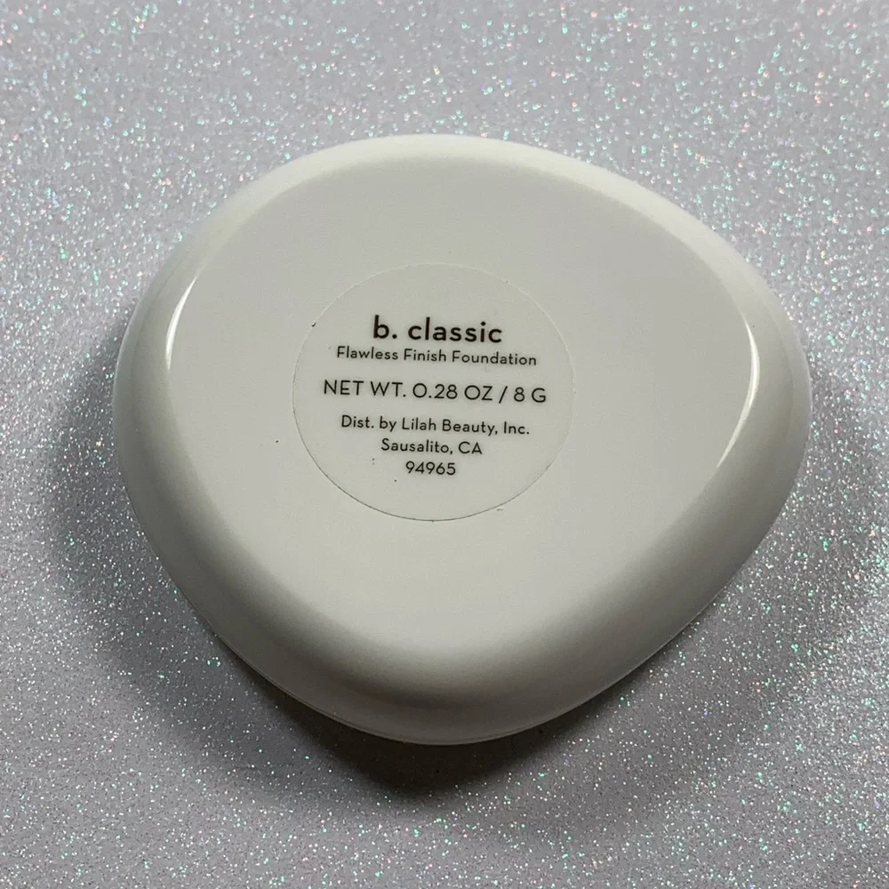 Lilah b Foundation b Classic BNIB